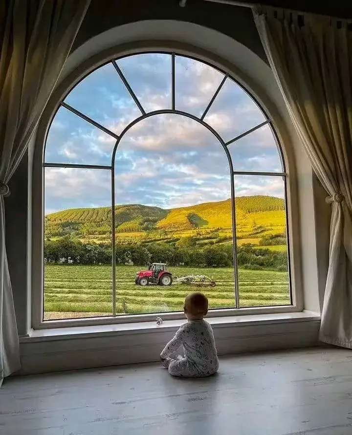 Arched window with LLumar Ceramic solar control window film